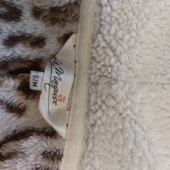 Pajama - Picture 10 of 11